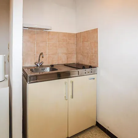 1 Bedroom Amazing In Holiday home