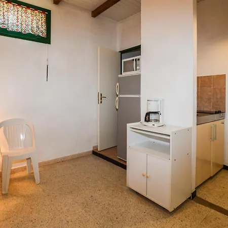 1 Bedroom Amazing In Holiday home